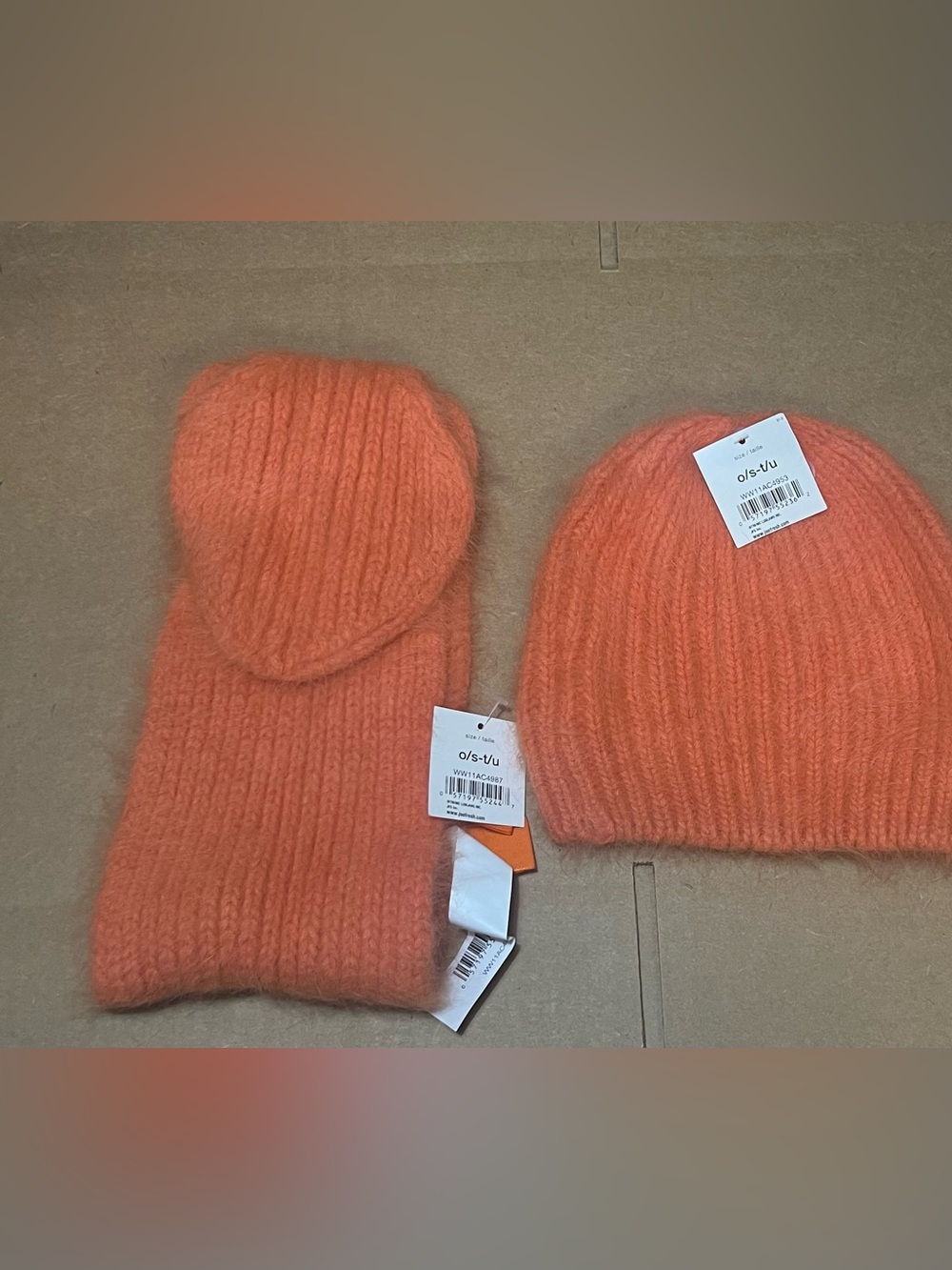 Kids Orange Knit Beanie and Mittens Set New - Picture 2 of 3